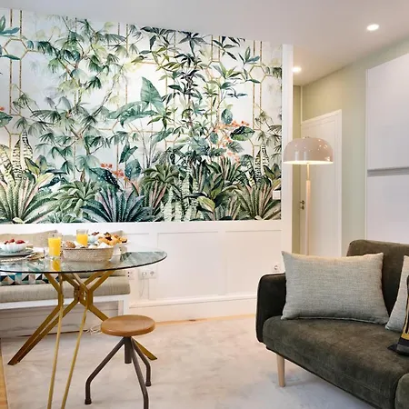 Away To Enjoy - Hapiness Has A Place Πόρτο